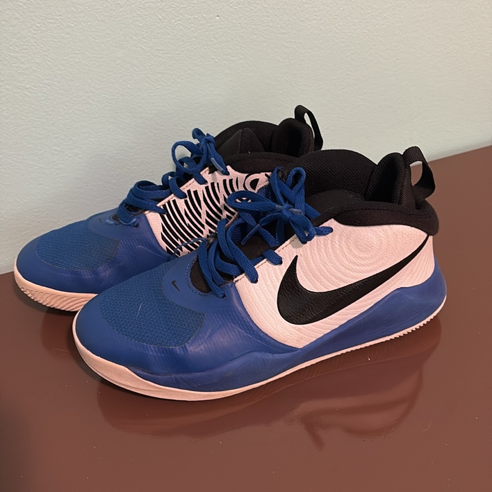 Nike youth baseball cleats Size 5.5